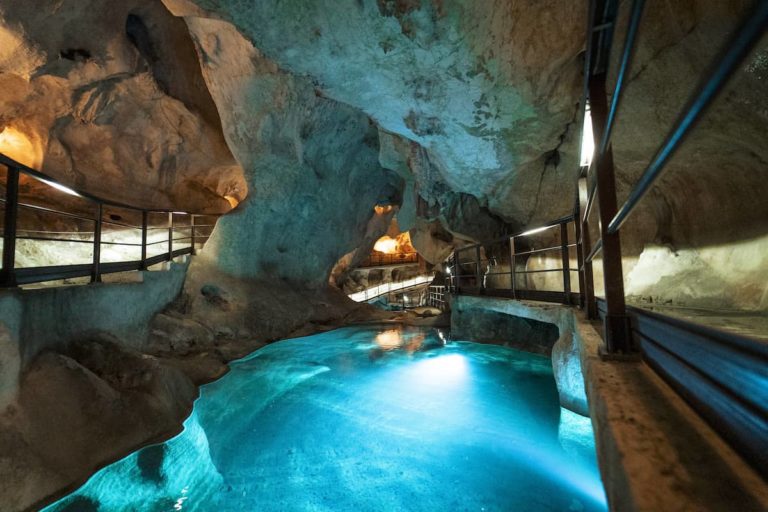 Cueva del Tesoro - Sala de los Lagos